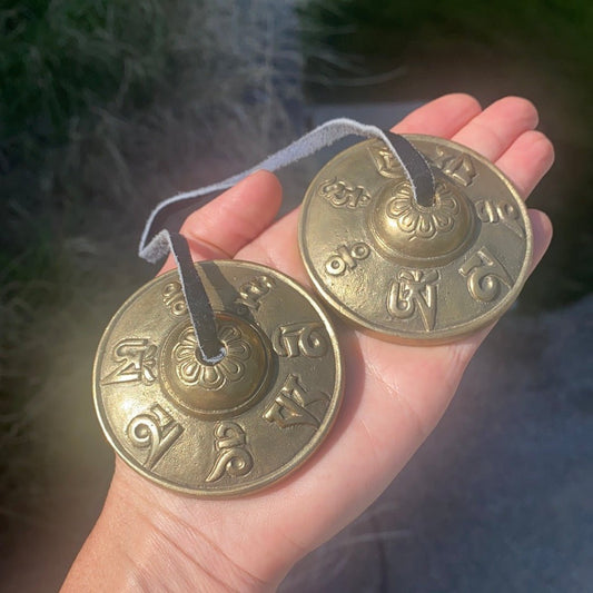 Tibetan Chimes with the mantra Om Mani Padme Hung - Starseed Collective
